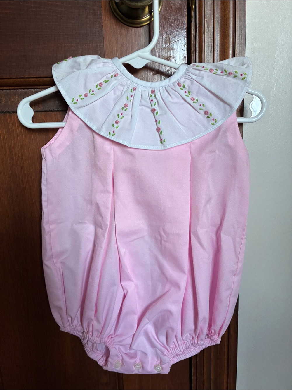 NWT Proper Peony Bubble with Floral Embroidered White Collar
